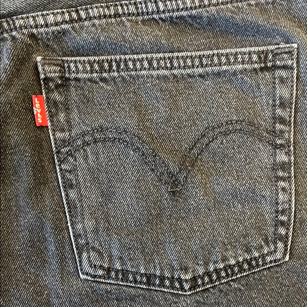 Levi's 501 Black Jean Shorts High-Waisted Frayed Hem Size 32 - Picture 4 of 12